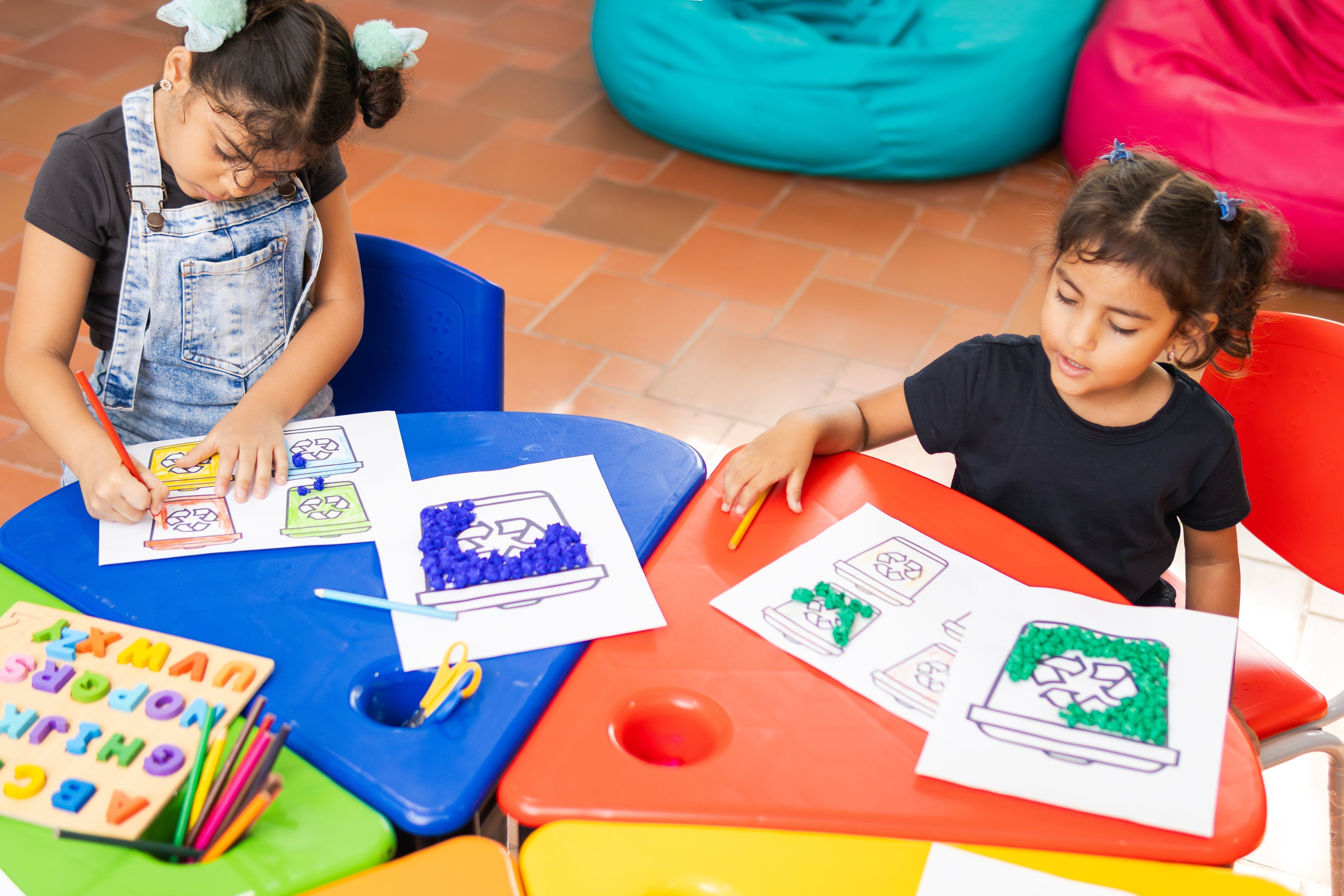 Activités DIY pour enfants avec matériel recyclé